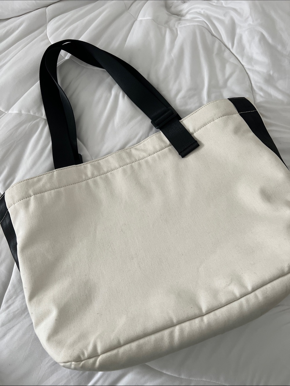 Lululemon clean lines tote bag - Picture 3 of 6